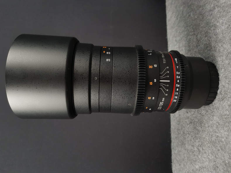 26685 Rokinon 135mm T2.2 MFTCine Objektiv