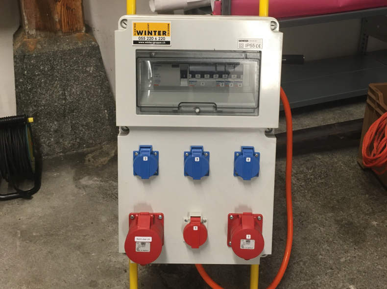 26736 Stromverteiler 32 A