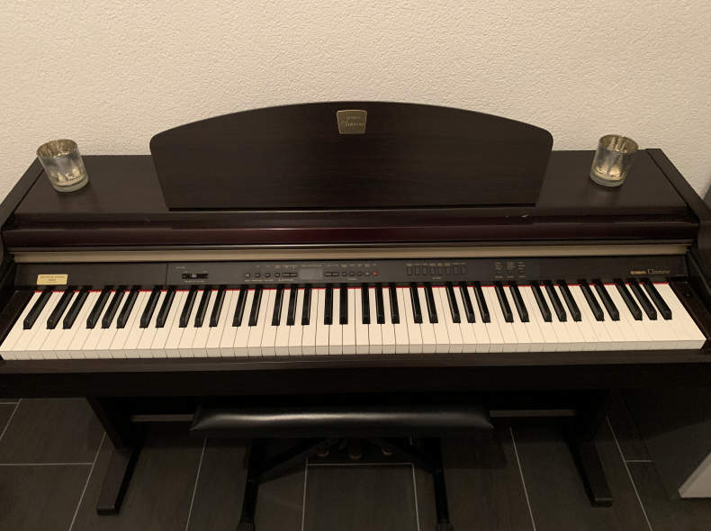 27097 Yamaha Clavinova CLP-930