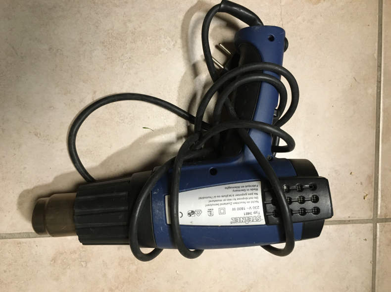 27166 Heissluftfön1800W
