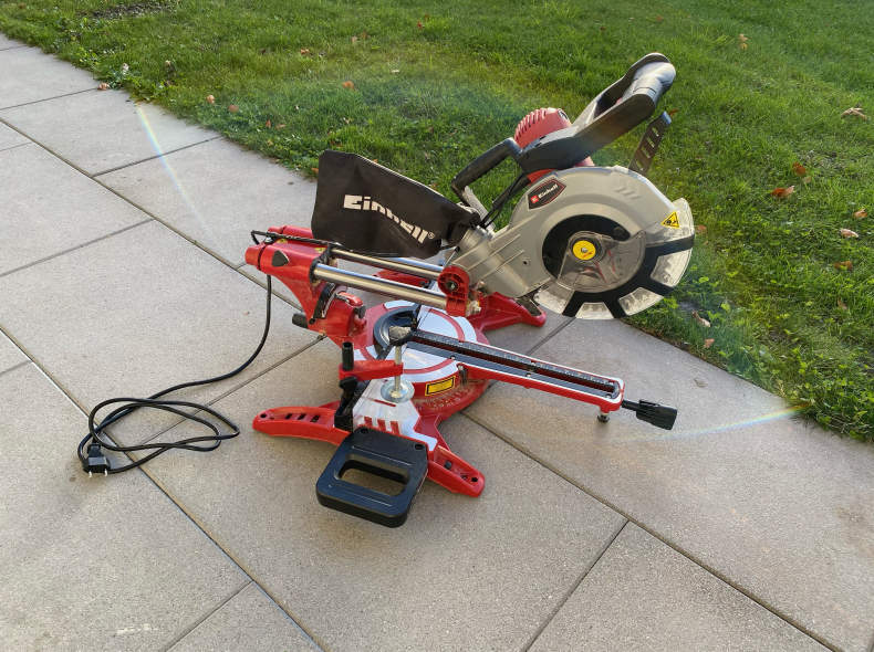 27295 Einhell Kapp-Gehrungssäge TE-SM213