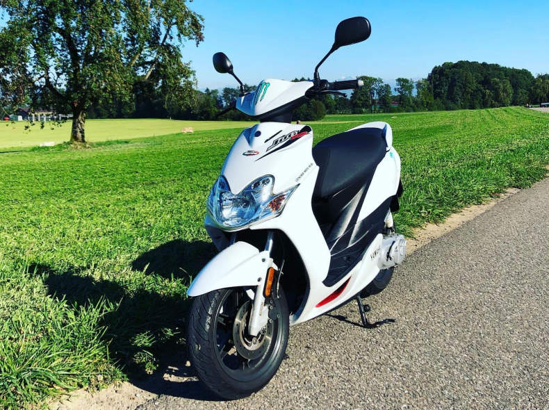 27398 Roller 50ccm 70kmh