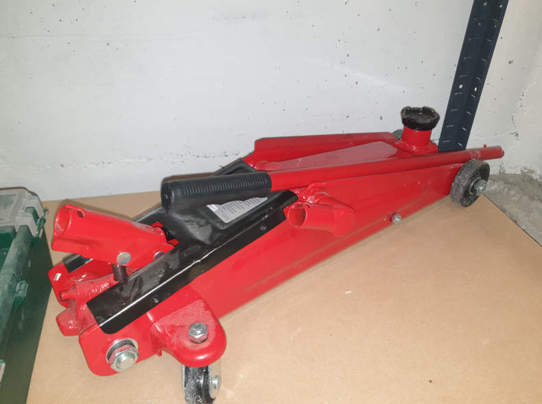 27486 Wagenheber auch für Geländewagen