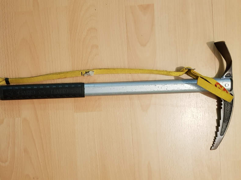27537 Eispickel Grivel