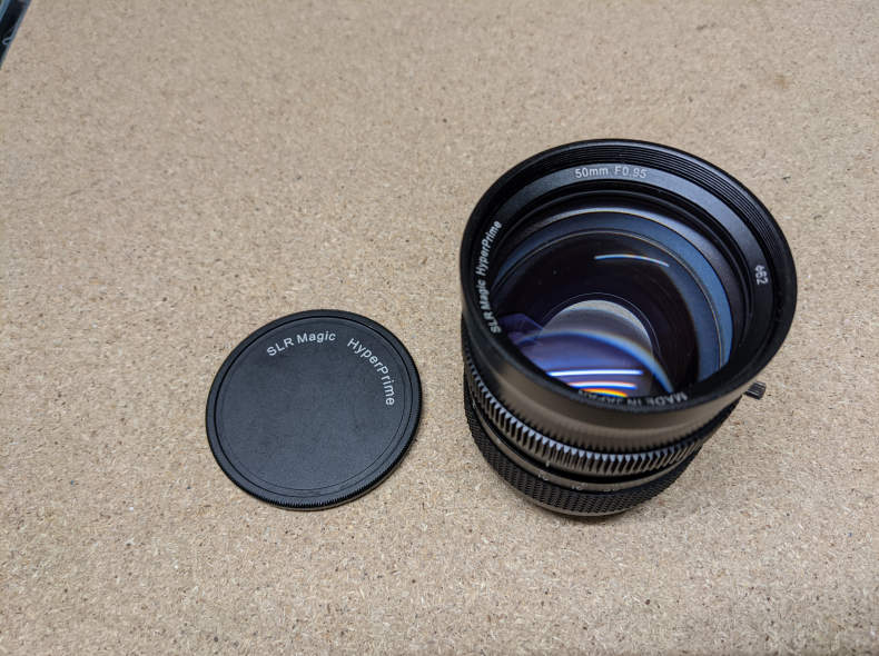 27698 SLR Magic Hyperprime 50mm f0.95