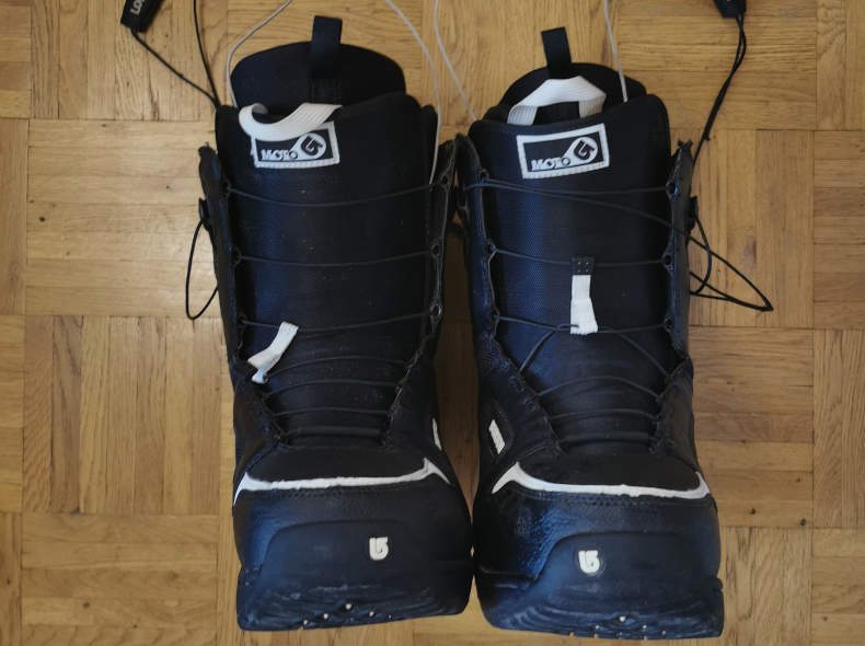 27915 Burton Schuhe (grösse 43)