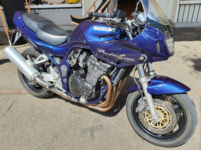 27946 Suzuki Bandit 1200S