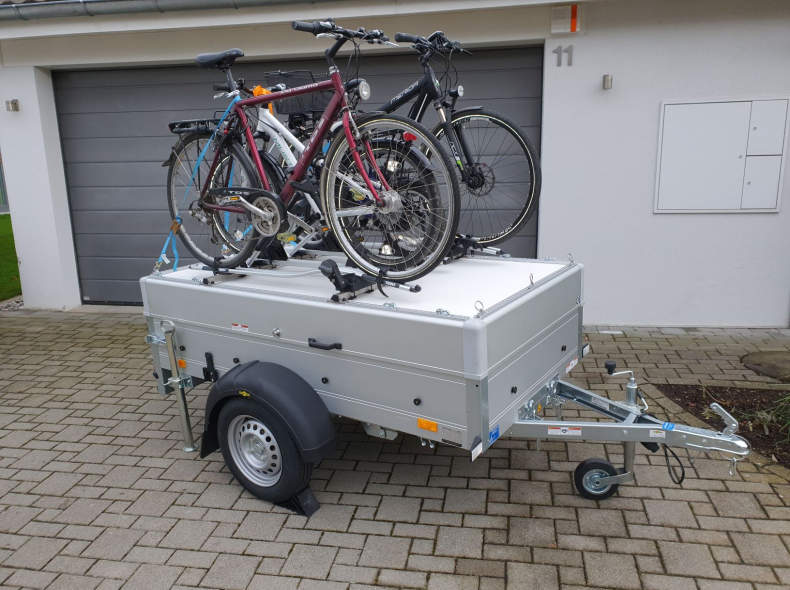 28366 Anhänger optimal für Camping
