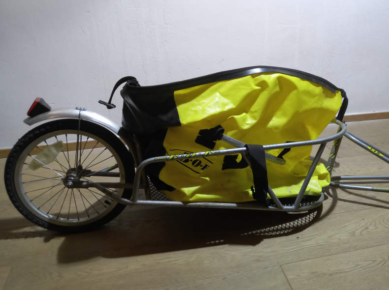 29319 Veloanhänger B.O.B. Yak mit Bag