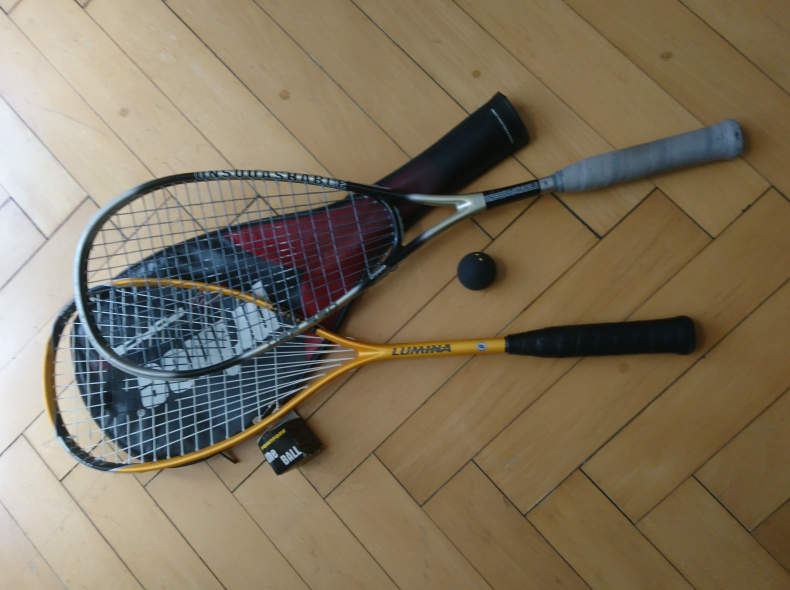 VICTOR Power Storm Squash-Set - 2 Schläger + Bälle + Tasche