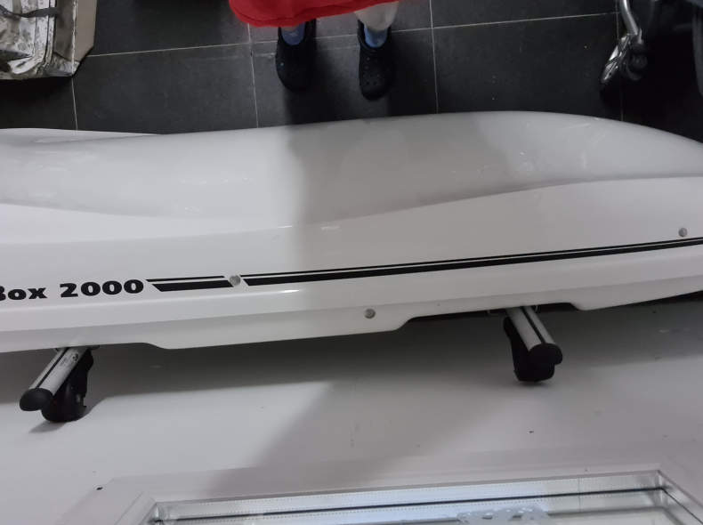30842 Dachbox 200kmh