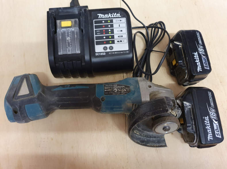 31713 Makita Akku Winkelschleifer DGA 506