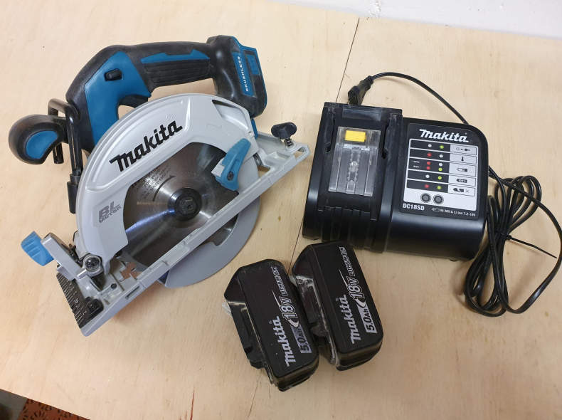 31715 Makita Akku Handkreissäge DHS 680
