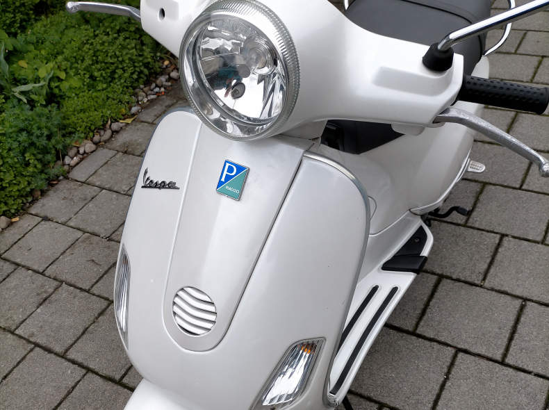 31869 Vespa LX 125
