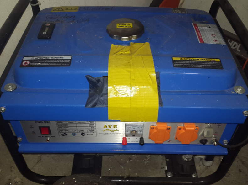 3373 Generator 2800 Watt + Kabelrolle