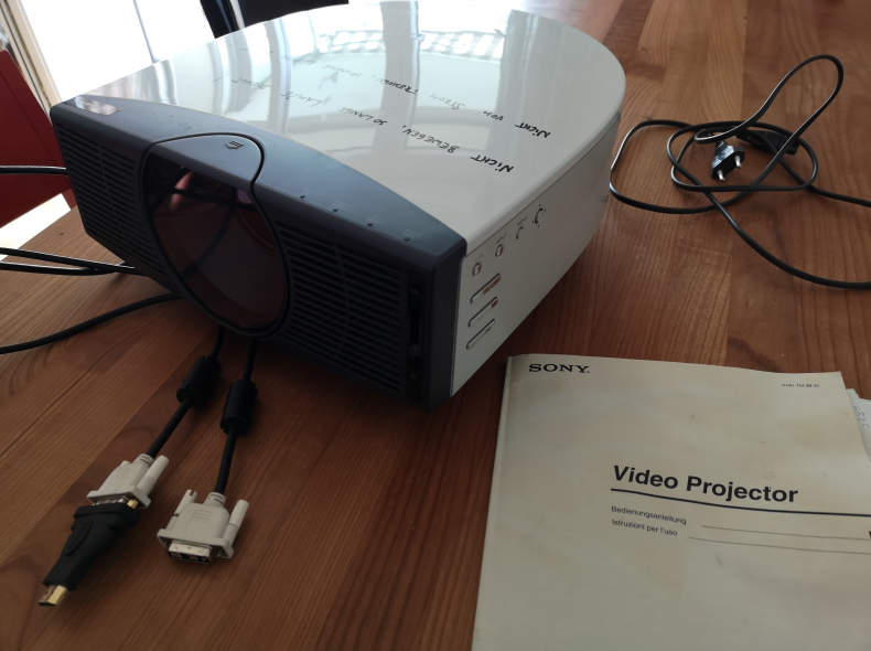 32322 Beamer Sony mit Digital input