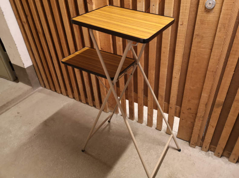 32323 Projektionstisch f Beamer/Projektor