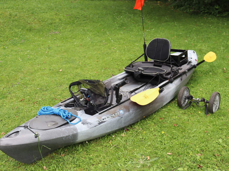 32765 Fischerkajak mit Echolot