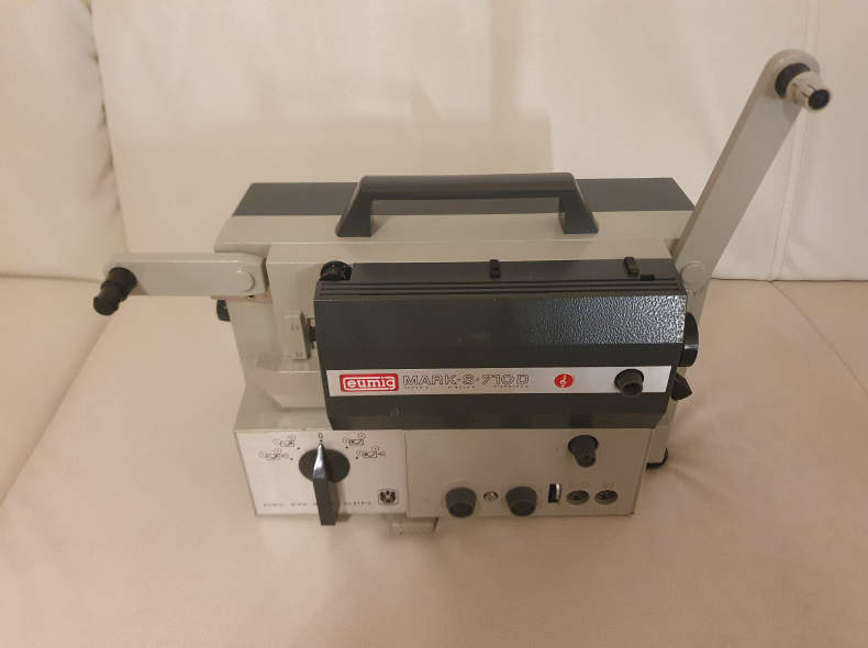 32957 Super 8 + N8 Projektor + Leinwand.