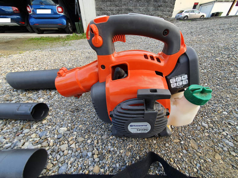 33217 Husqvarna Laubbläser / Laubsauger