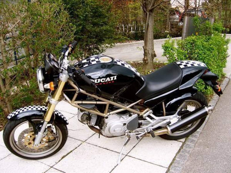 33605 Ducati Monster 600 - 1996 (