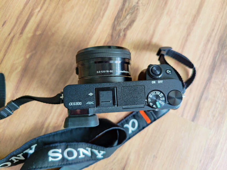 33614 Sony Alpha a6300 Kit + 64GB