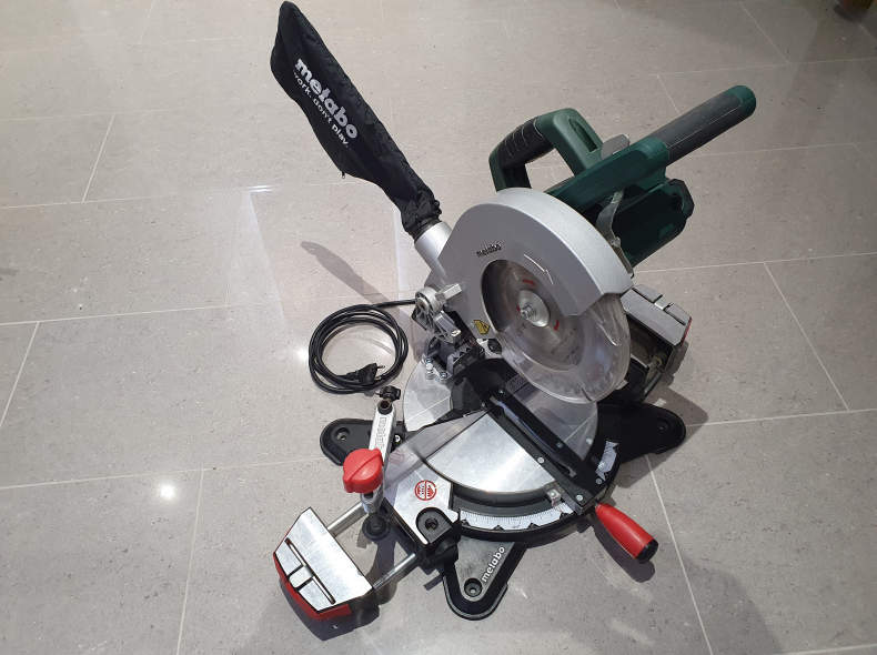 33736 METABO kipp, Kapp, Gehrungssäge